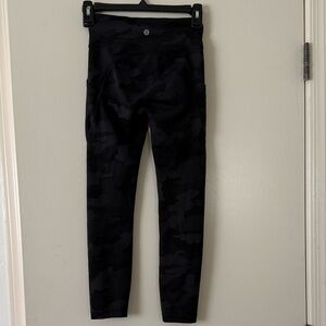 Lulu Lemon Black Camouflage Leggings size 2